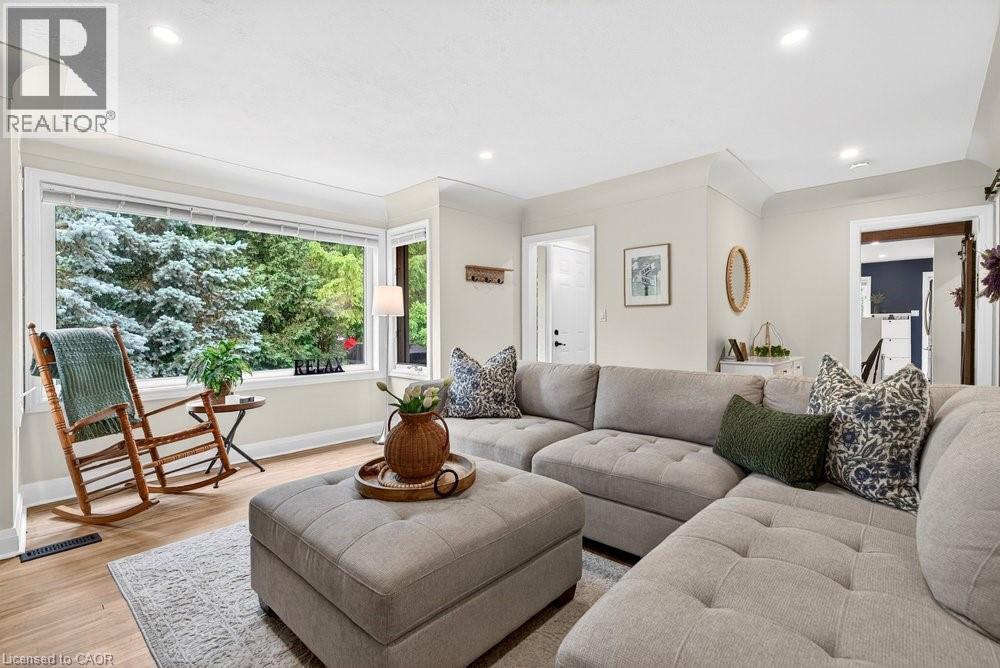 52 Orchard Drive, Ancaster, ON