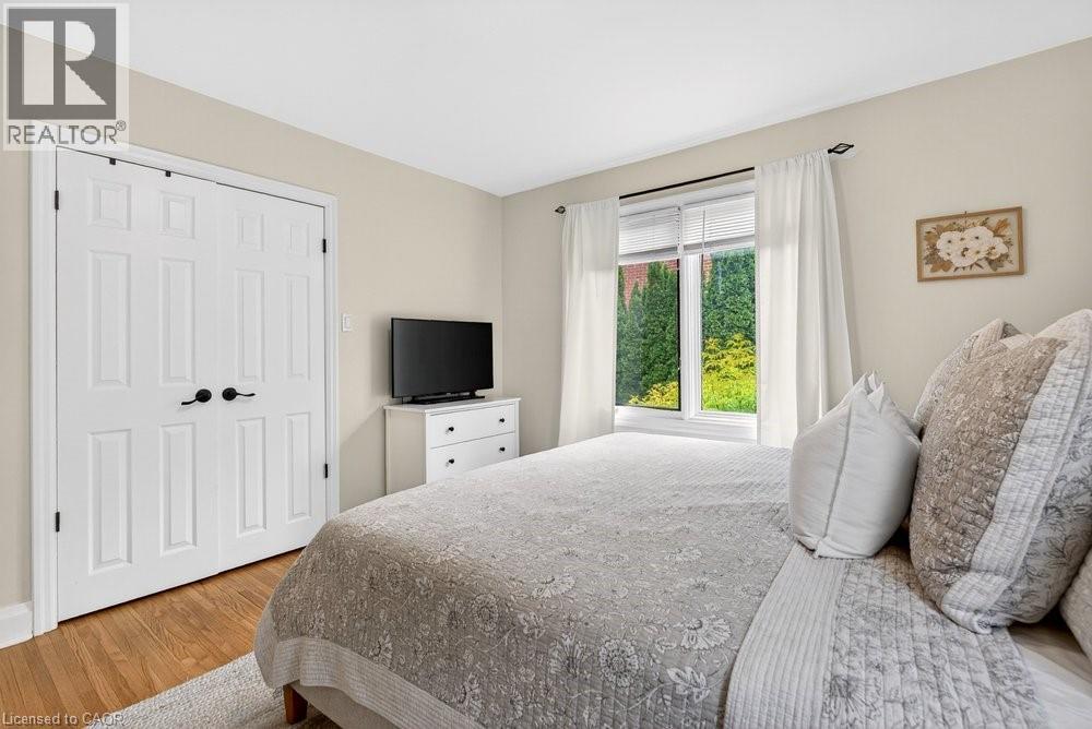 52 Orchard Drive, Ancaster, ON