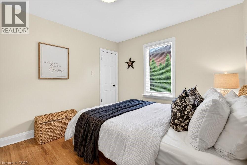 52 Orchard Drive, Ancaster, ON