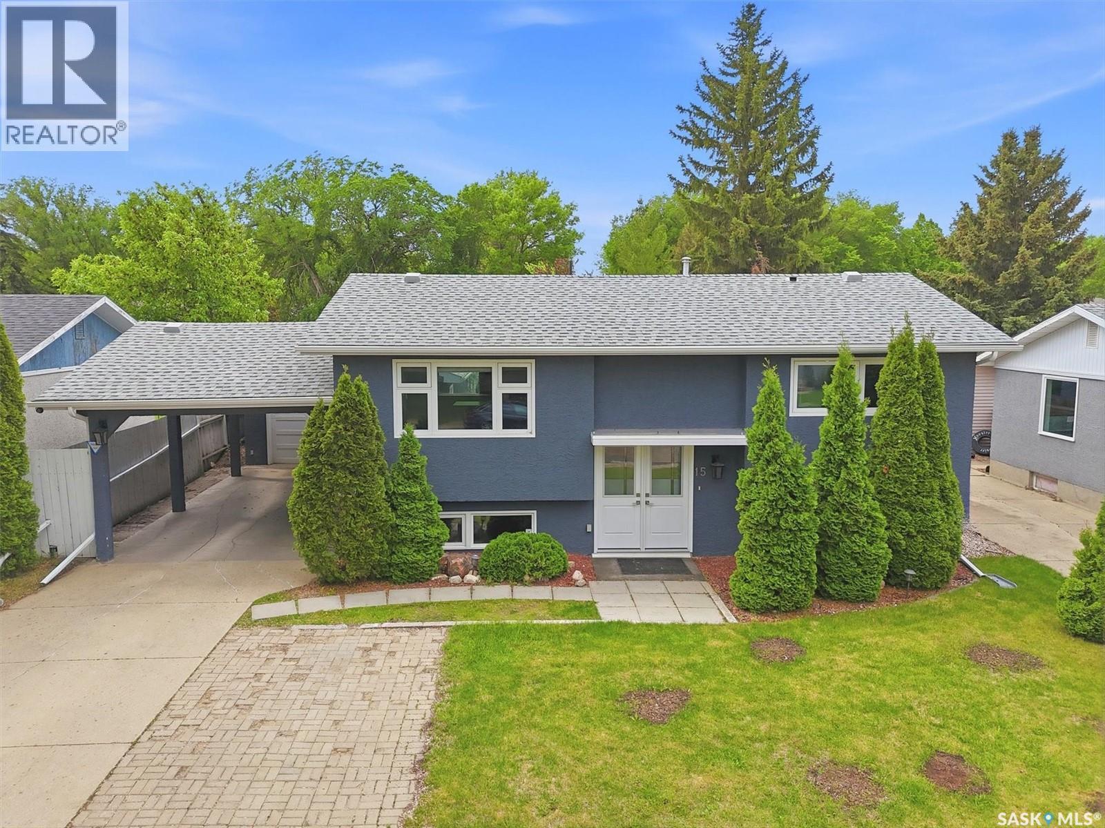 15 Selkirk Crescent, Saskatoon, SK