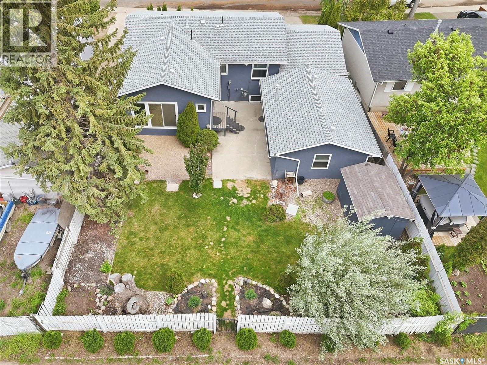 15 Selkirk Crescent, Saskatoon, SK