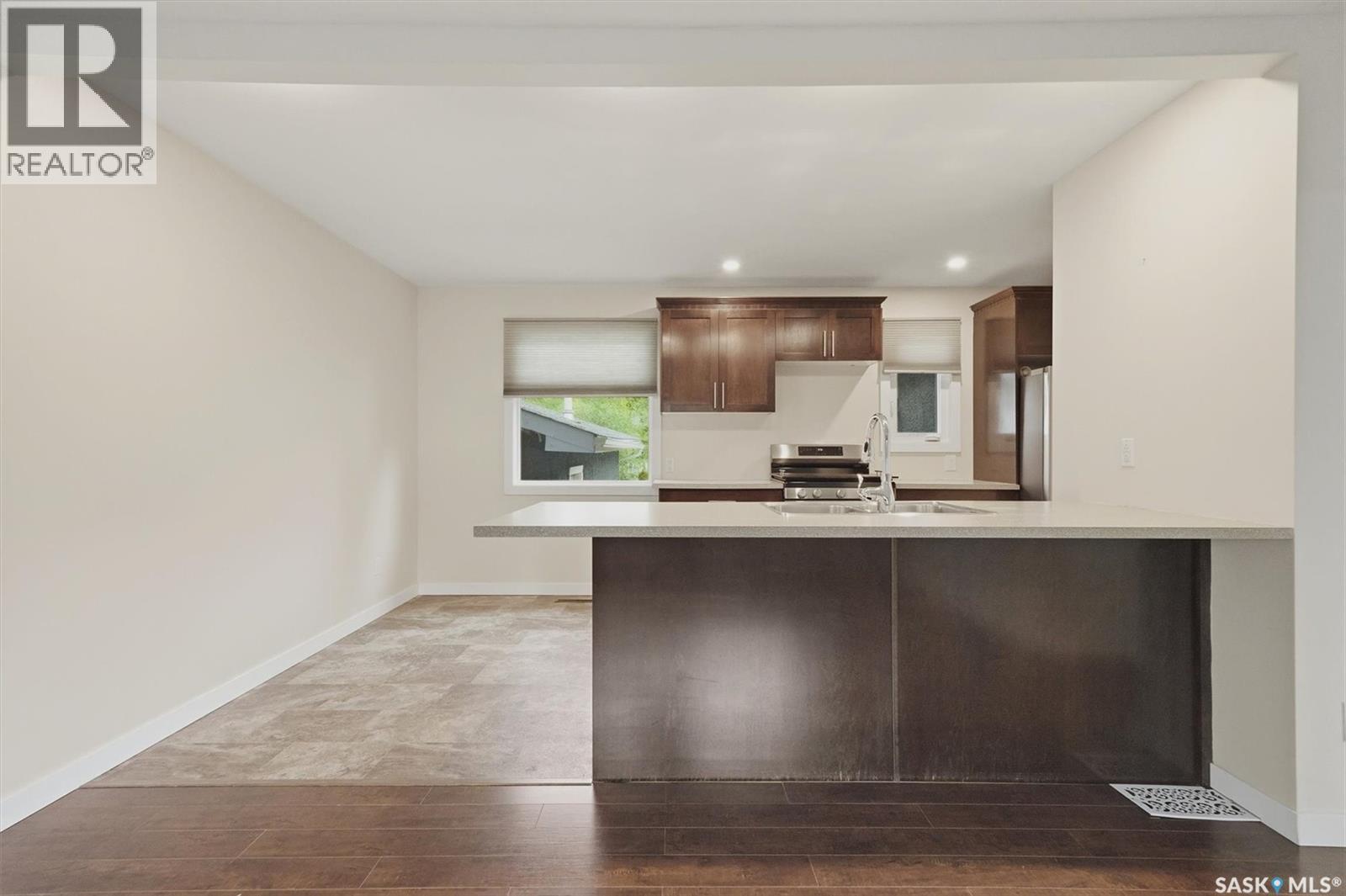 15 Selkirk Crescent, Saskatoon, SK