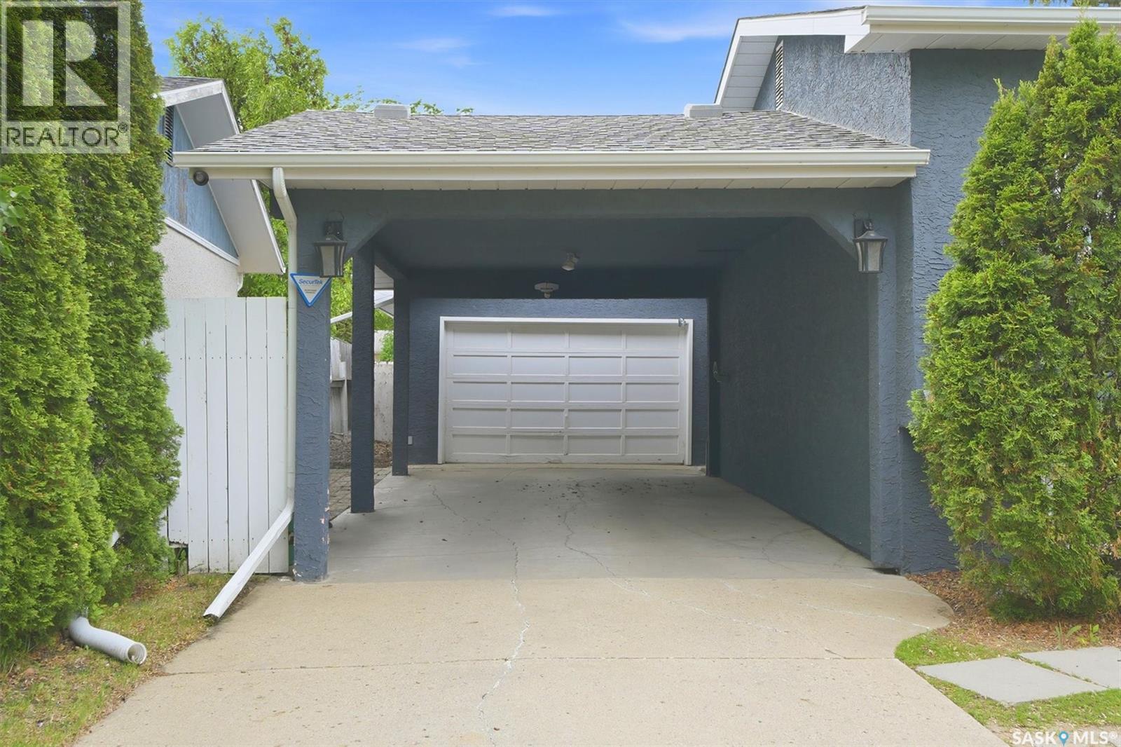 15 Selkirk Crescent, Saskatoon, SK