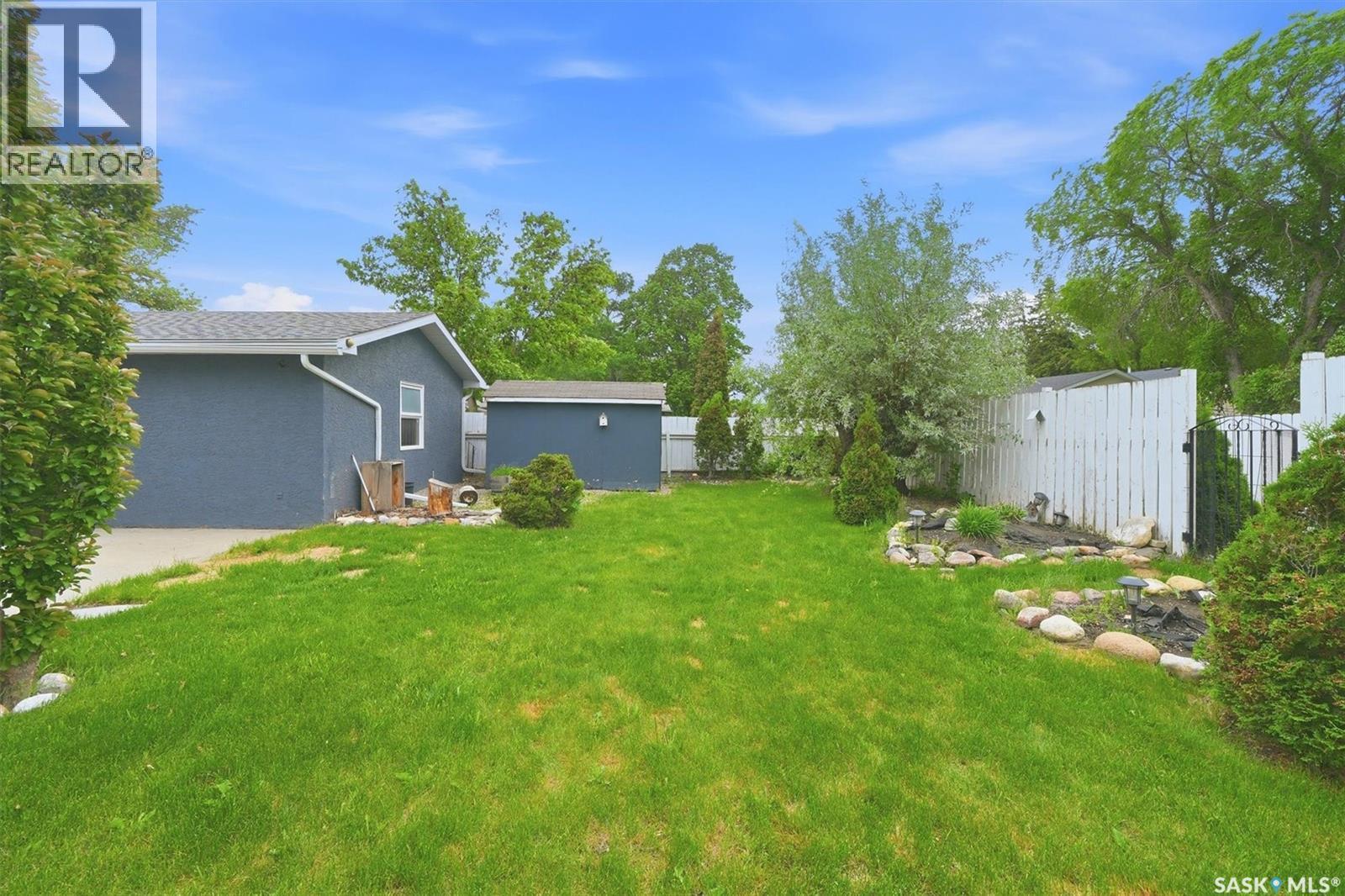 15 Selkirk Crescent, Saskatoon, SK