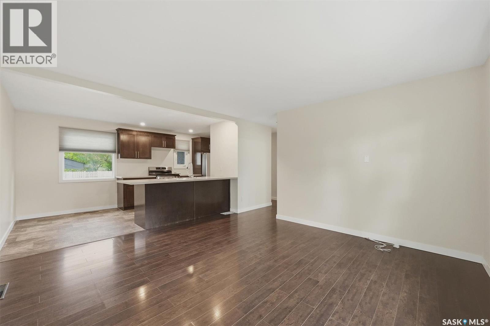 15 Selkirk Crescent, Saskatoon, SK