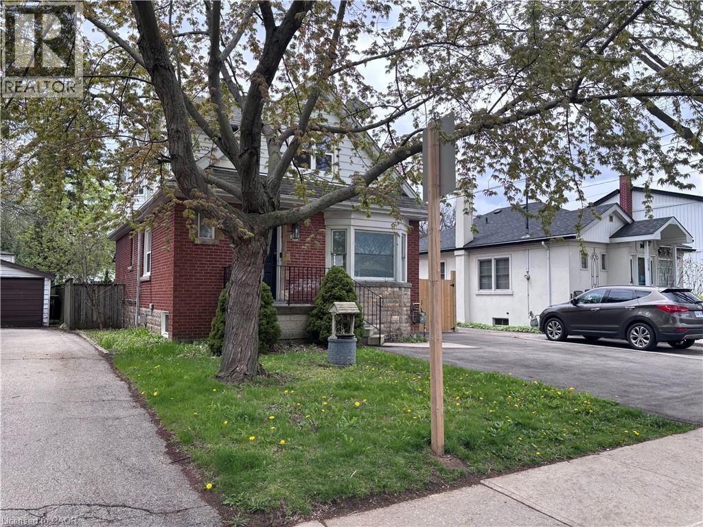 122 Queensdale Avenue E, Hamilton, ON - Outdoor