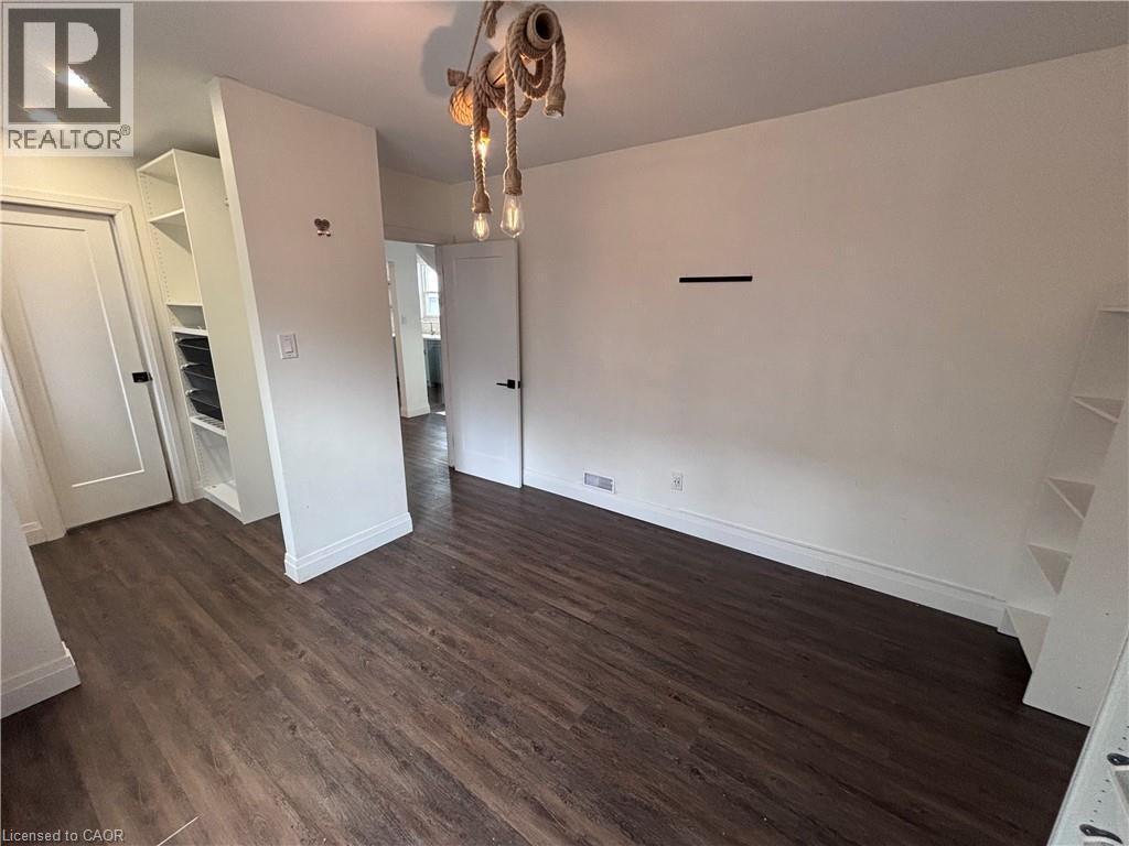 122 Queensdale Avenue E, Hamilton, ON - Indoor Photo Showing Other Room