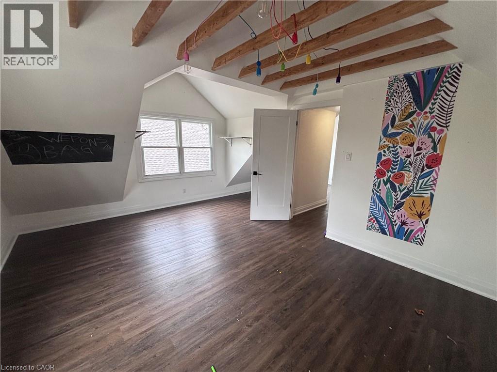 122 Queensdale Avenue E, Hamilton, ON - Indoor