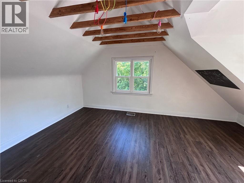 122 Queensdale Avenue E, Hamilton, ON - Indoor Photo Showing Other Room