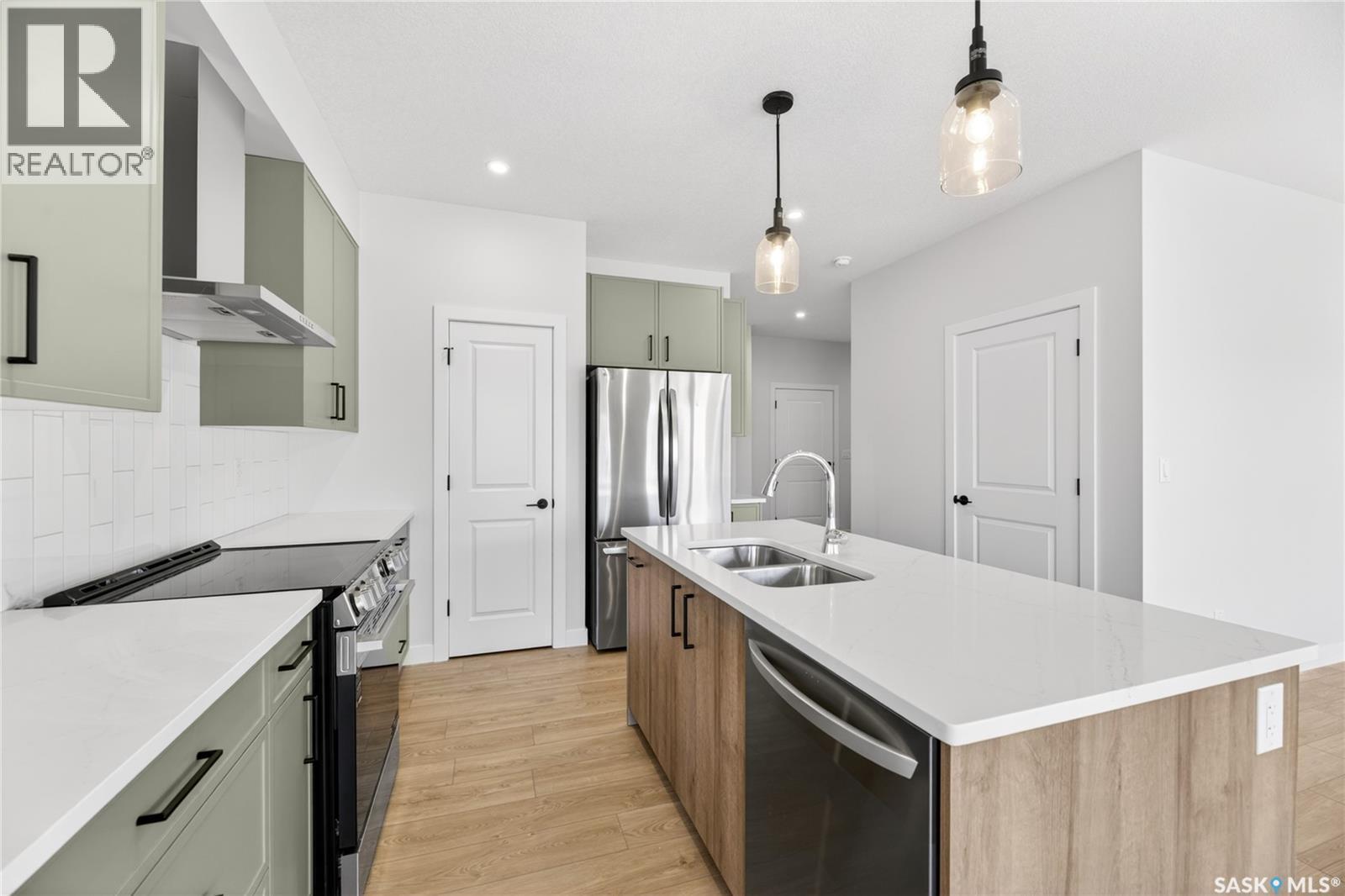 4 830 Brighton Boulevard, Saskatoon, SK