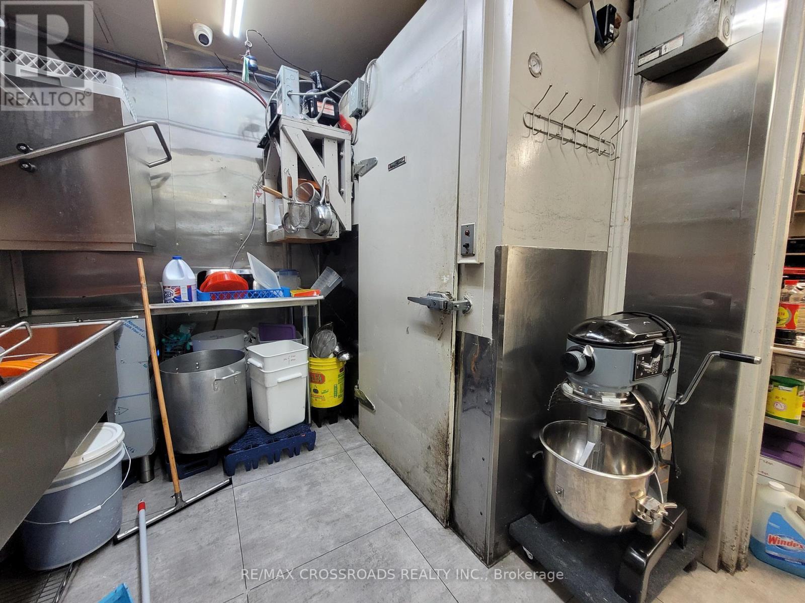 2399 Cawthra Road, Mississauga, ON