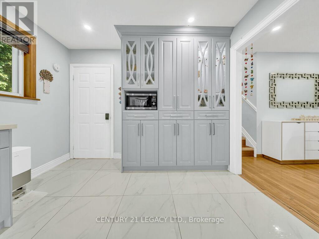 957 Francis Road, Burlington, ON