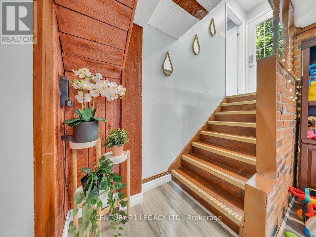 957 Francis Road, Burlington, ON