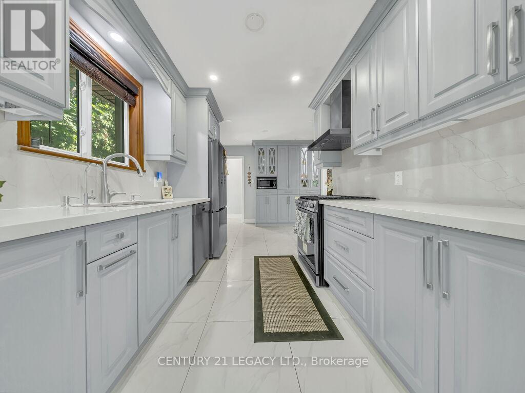 957 Francis Road, Burlington, ON