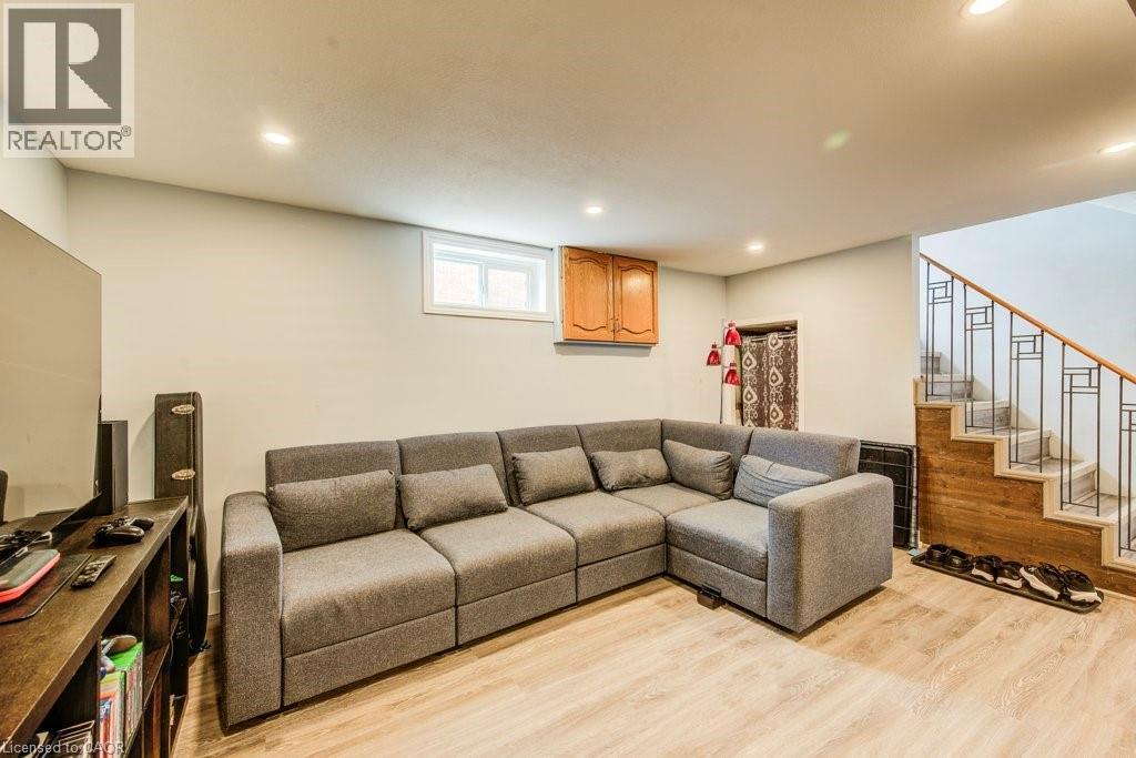468 Highland Road E, Kitchener, ON