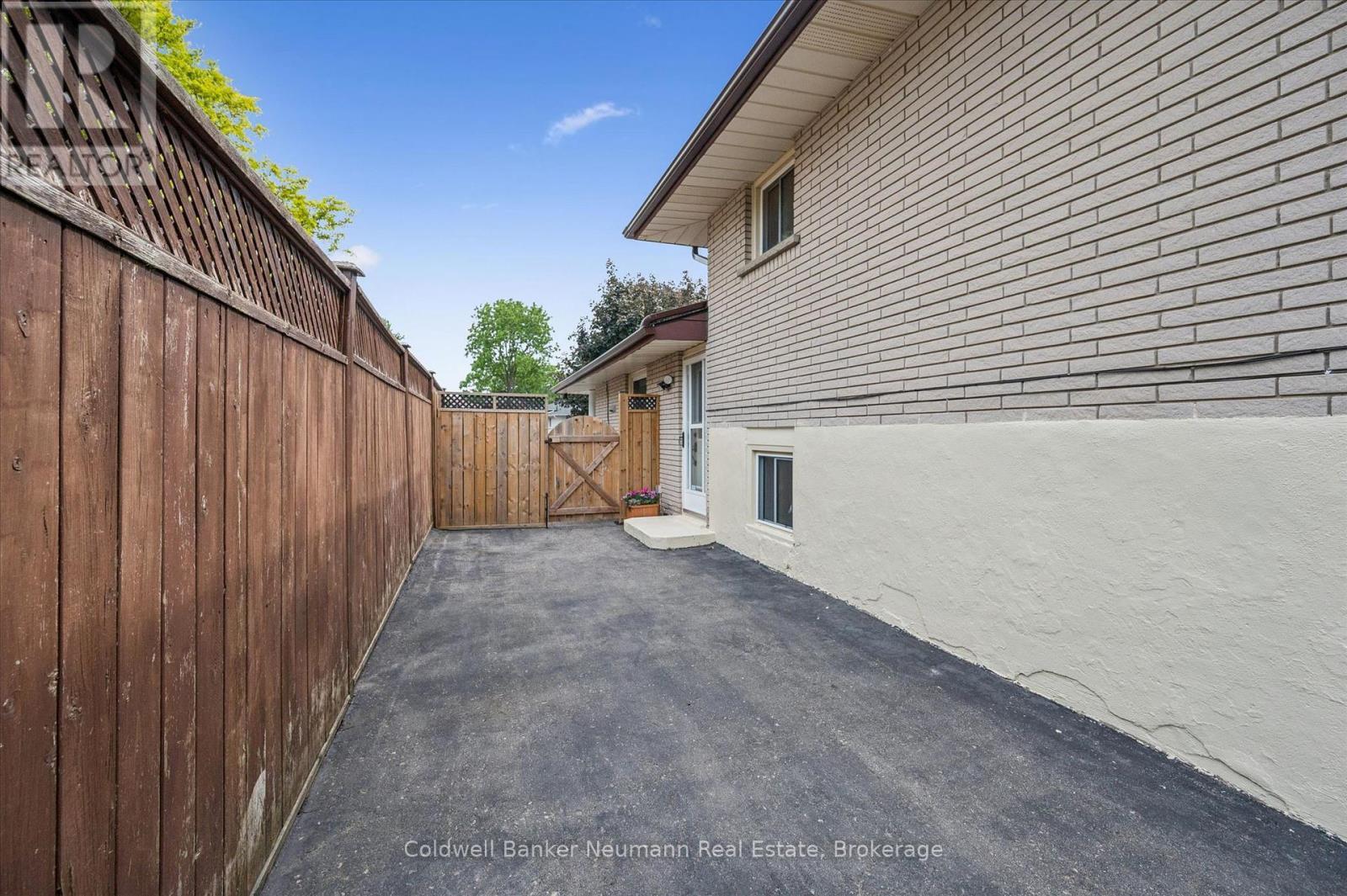12 Shea Crescent, Kitchener, ON