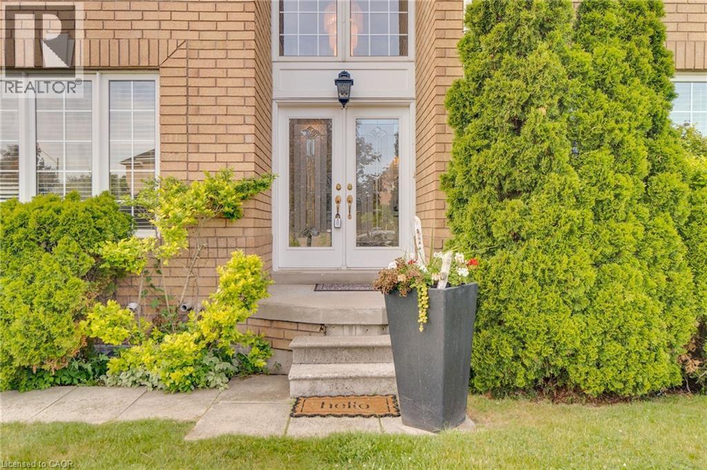 7419 Black Walnut Trail, Mississauga, ON
