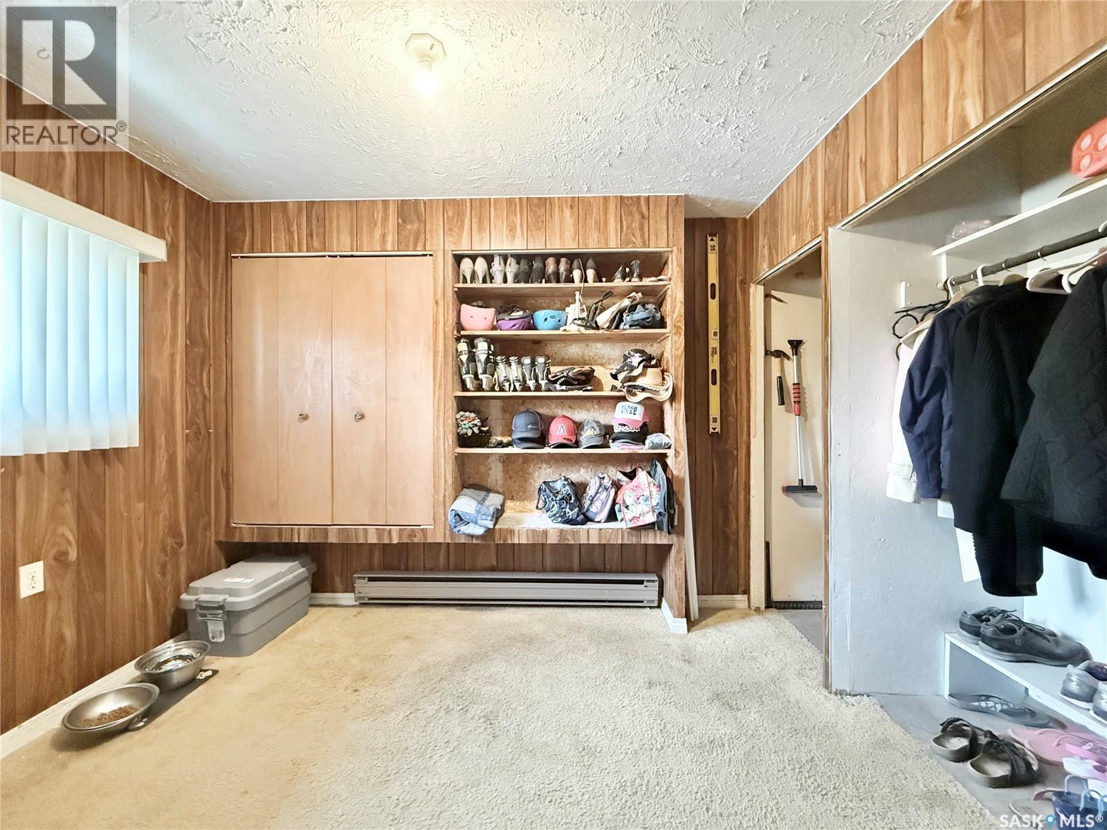200 2Nd Street W, Dinsmore, SK