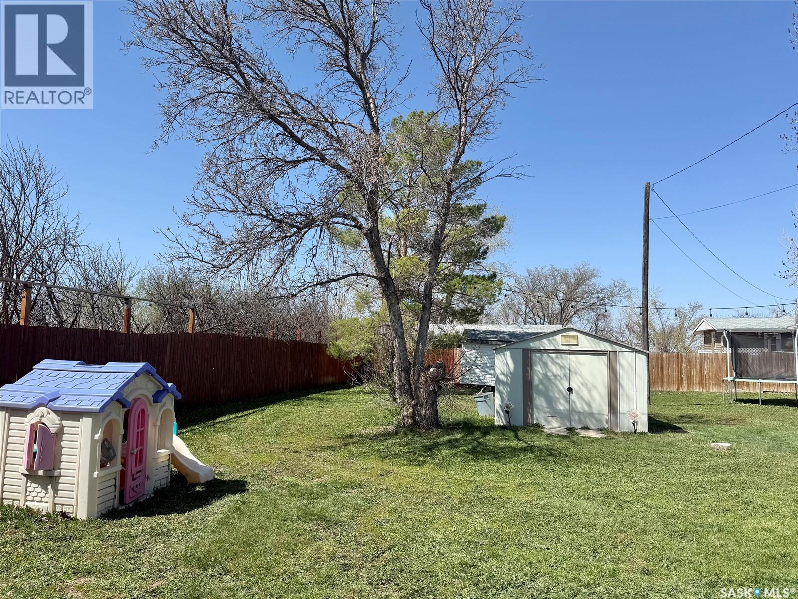 200 2Nd Street W, Dinsmore, SK