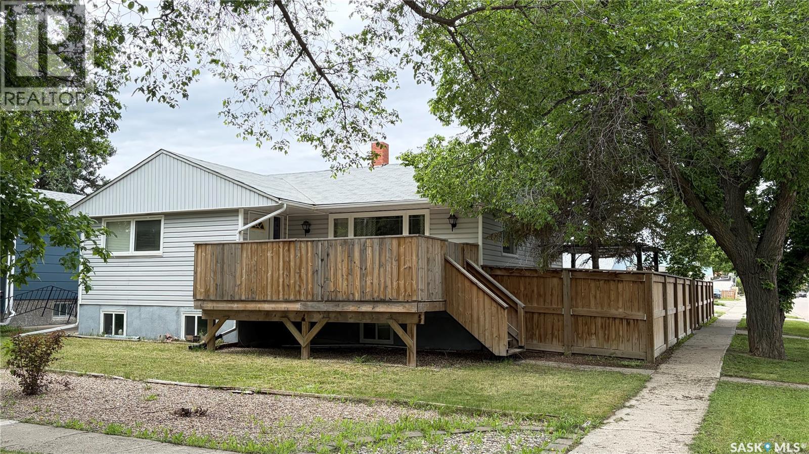 201 Walsh Street, Maple Creek, SK