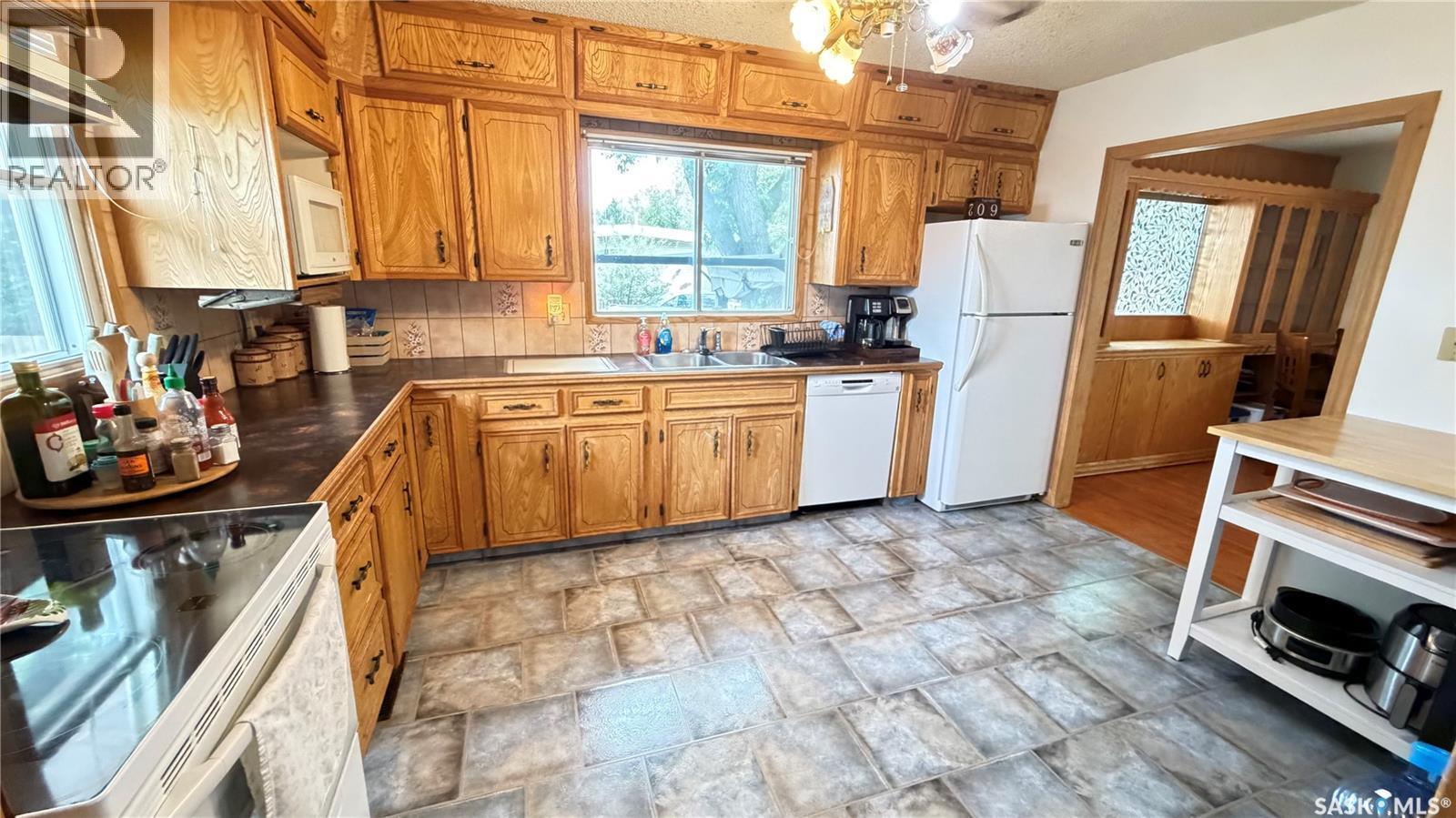 201 Walsh Street, Maple Creek, SK