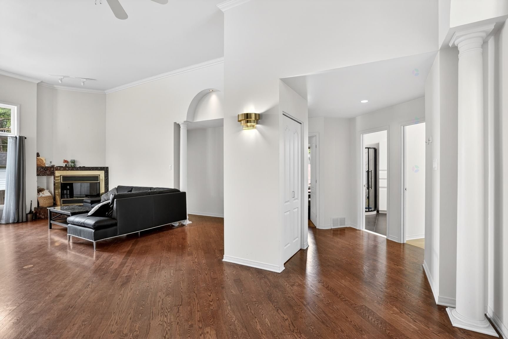Salon - 632 40E Avenue, Saint-Jérôme, QC