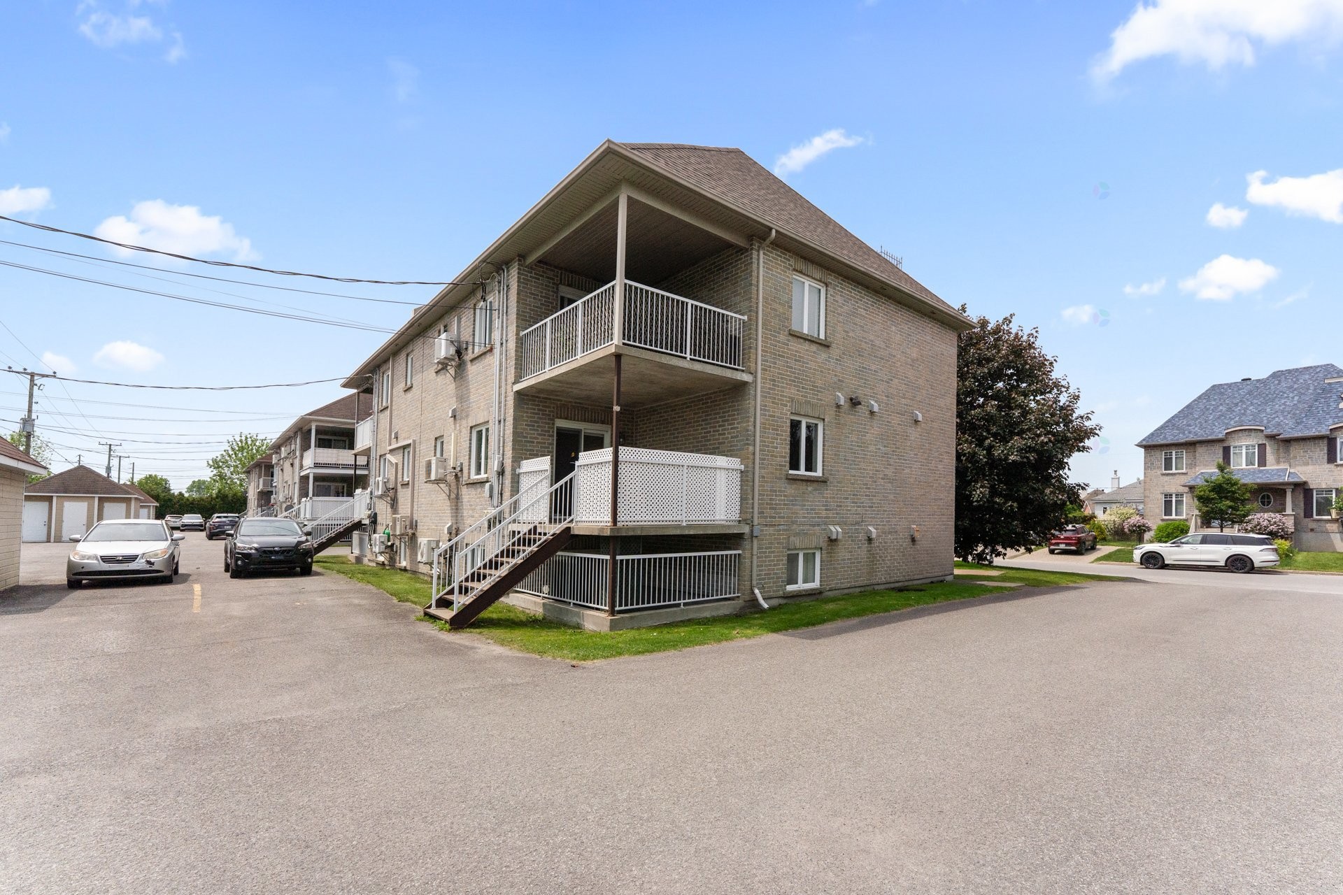 Face arrière - B-954 Rue Einstein, Repentigny (Repentigny), QC