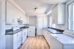 5890Z Rue Dolbeau Montréal (Côte-Des-Neiges/Notre-Dame-De-Grâce), QC H3S 2G2