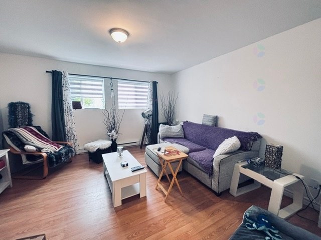 Living Room - 182 Rue De L'Avenir, Mont-Blanc, QC