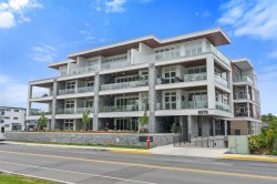 #205-9570 Fifth St Sidney, BC V8L 2W5