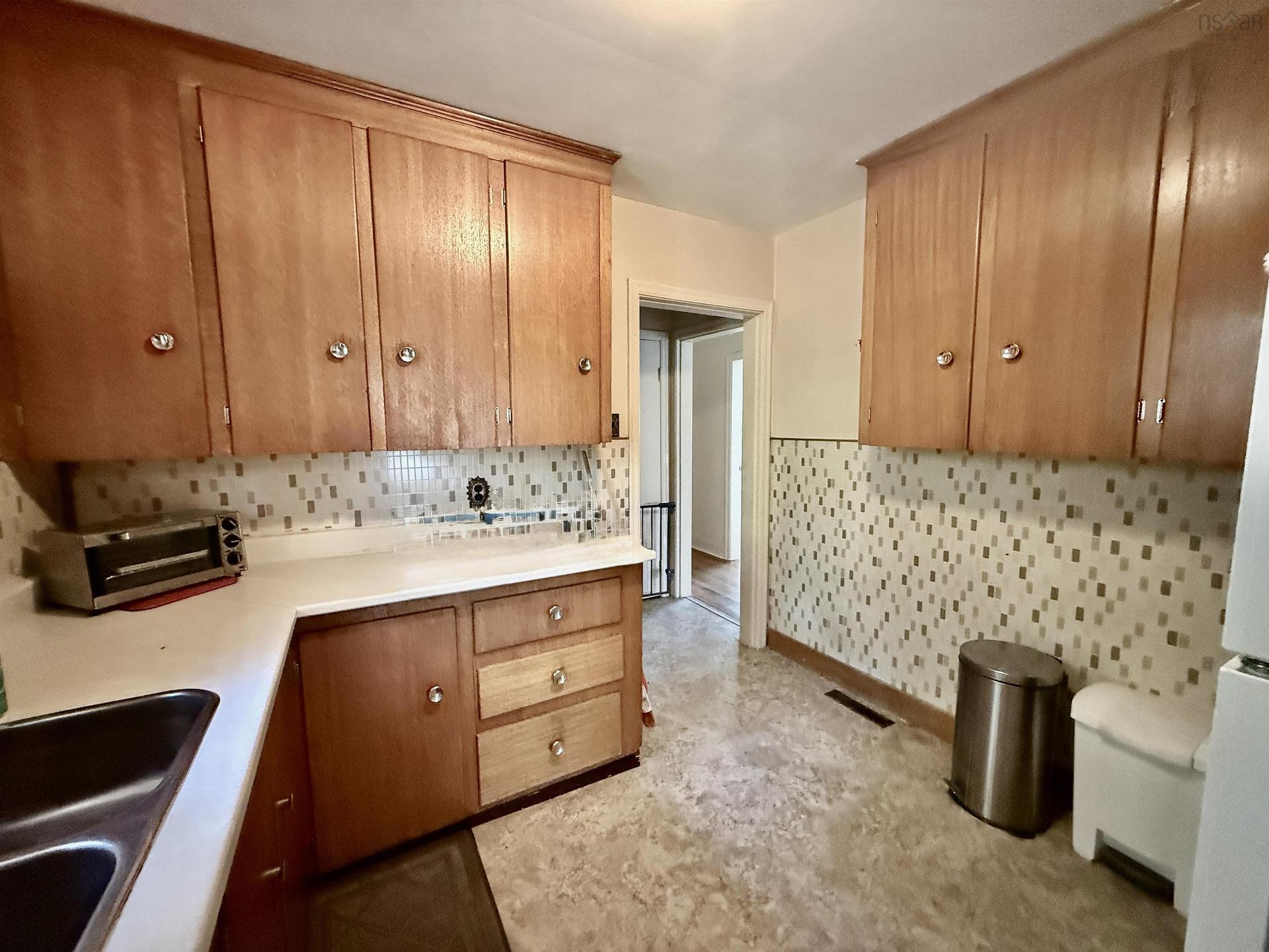 674 Hammonds Plains Road, Bedford, NS