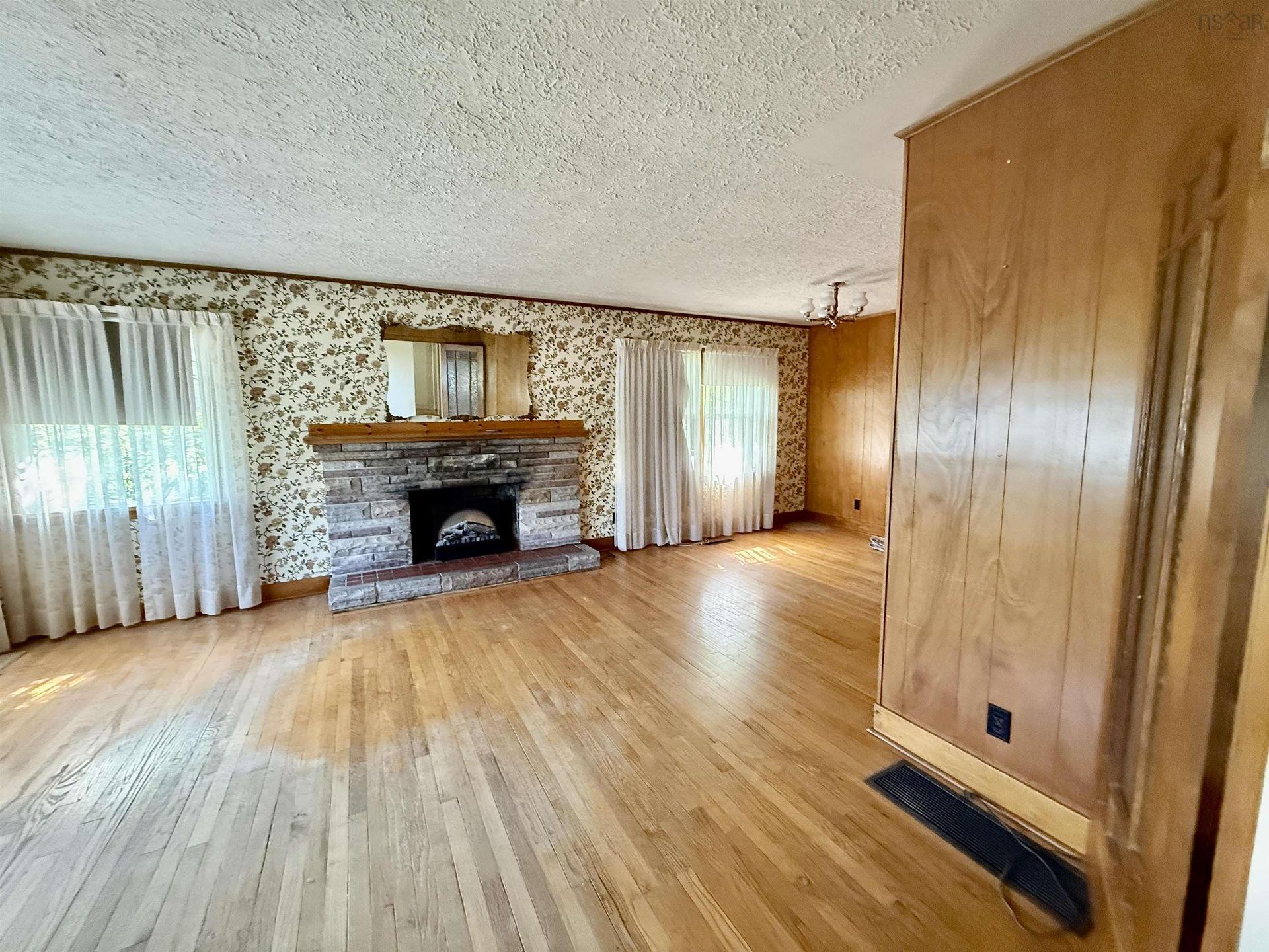 674 Hammonds Plains Road, Bedford, NS