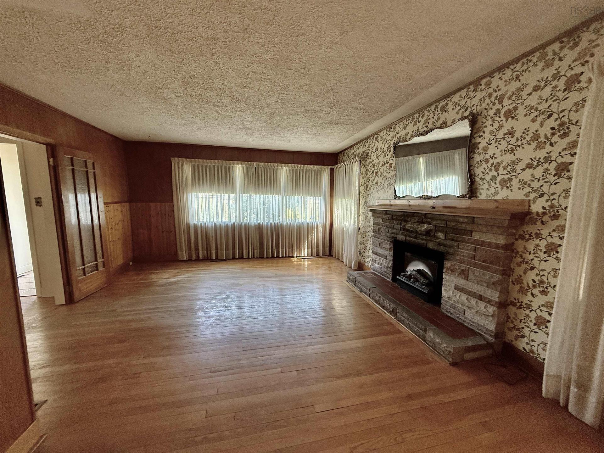 674 Hammonds Plains Road, Bedford, NS