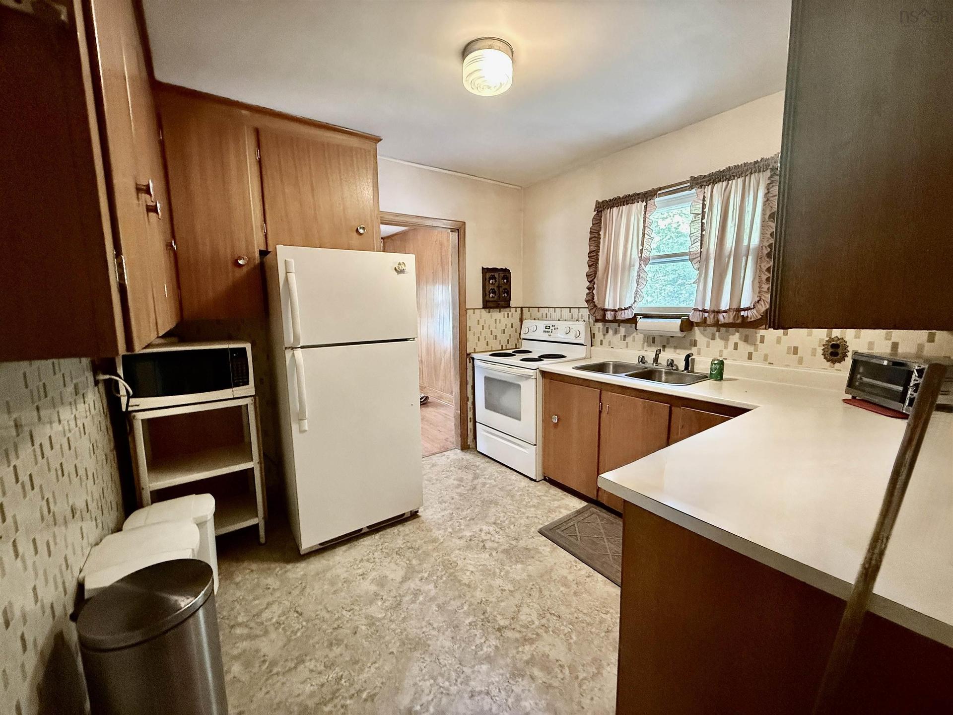 674 Hammonds Plains Road, Bedford, NS
