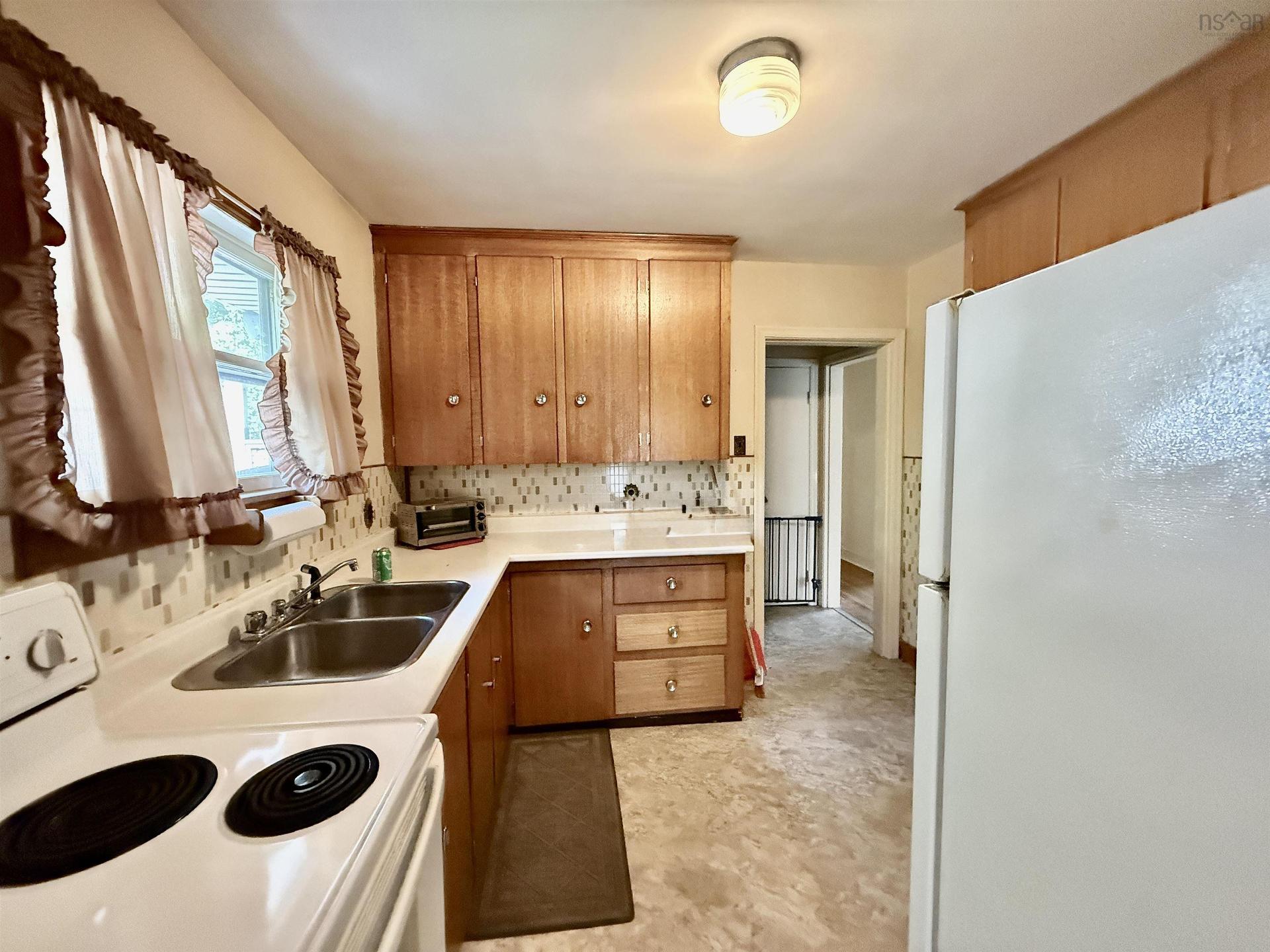 674 Hammonds Plains Road, Bedford, NS