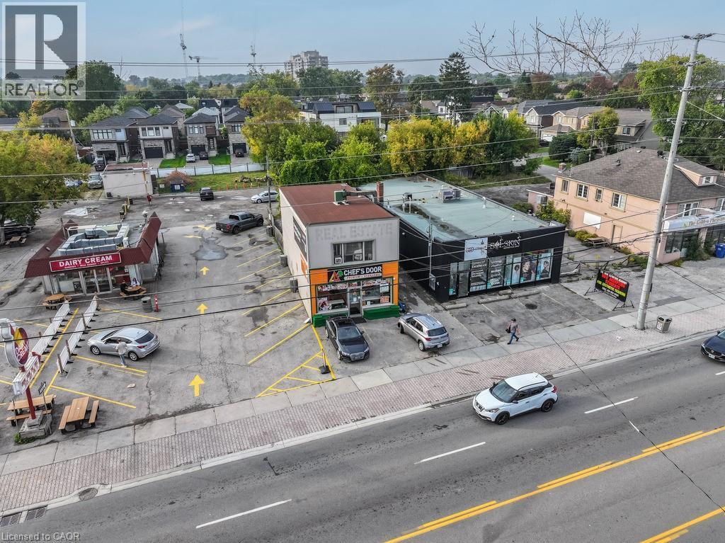 723 Lakeshore Road E, Mississauga, ON