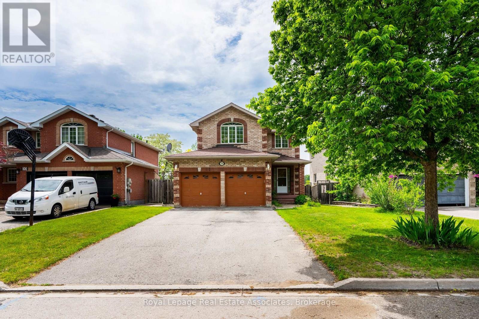 34 Bloom Crescent, Barrie, ON