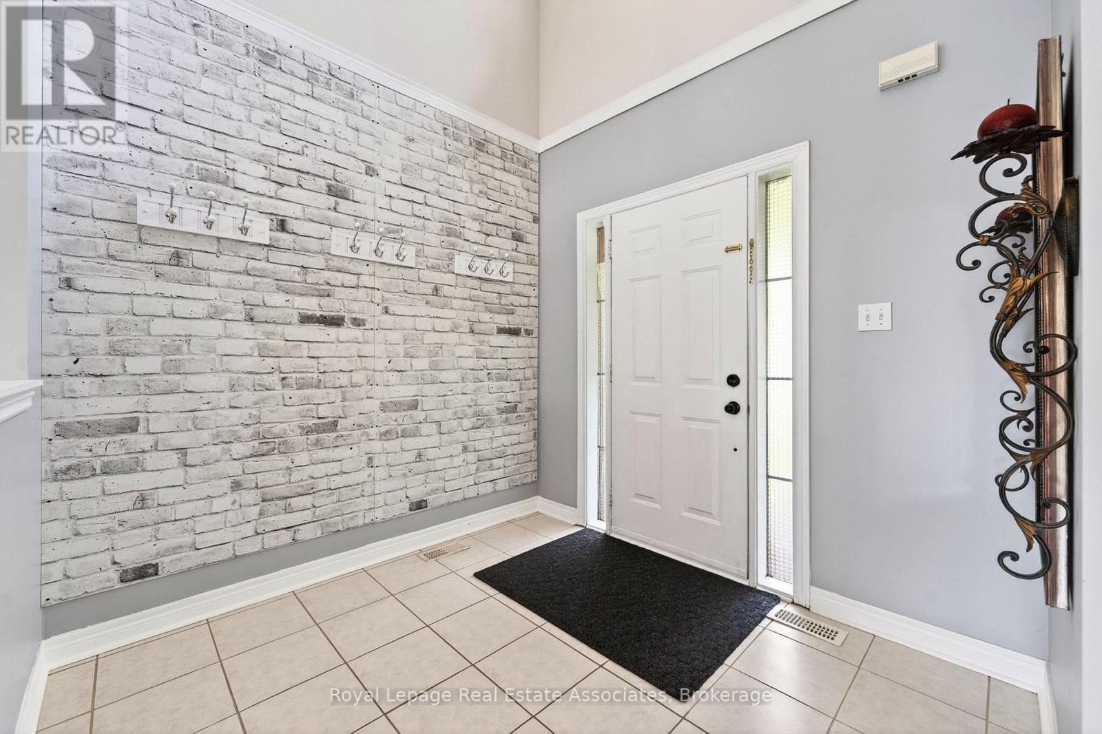34 Bloom Crescent, Barrie, ON