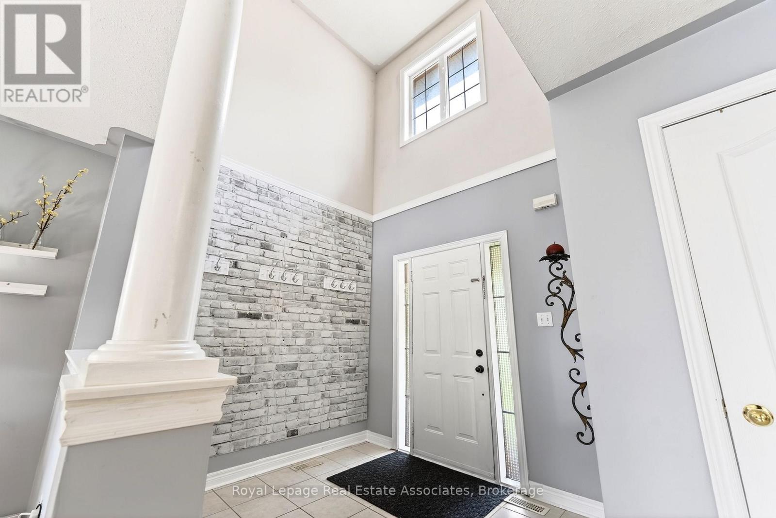 34 Bloom Crescent, Barrie, ON