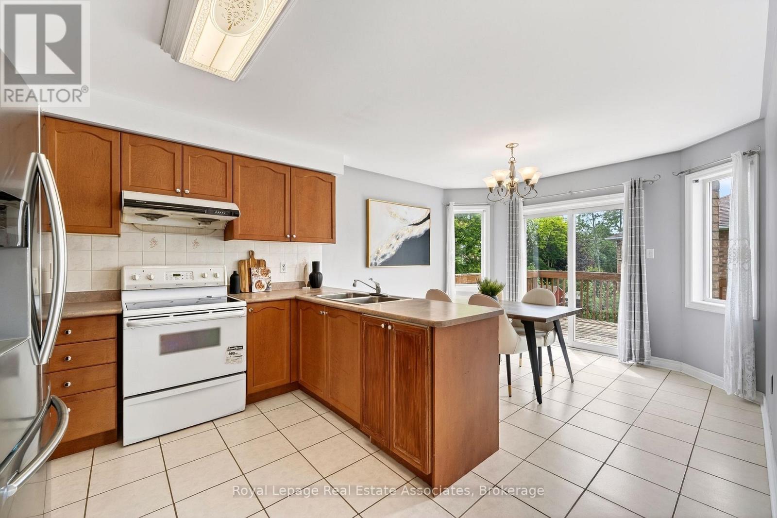 34 Bloom Crescent, Barrie, ON