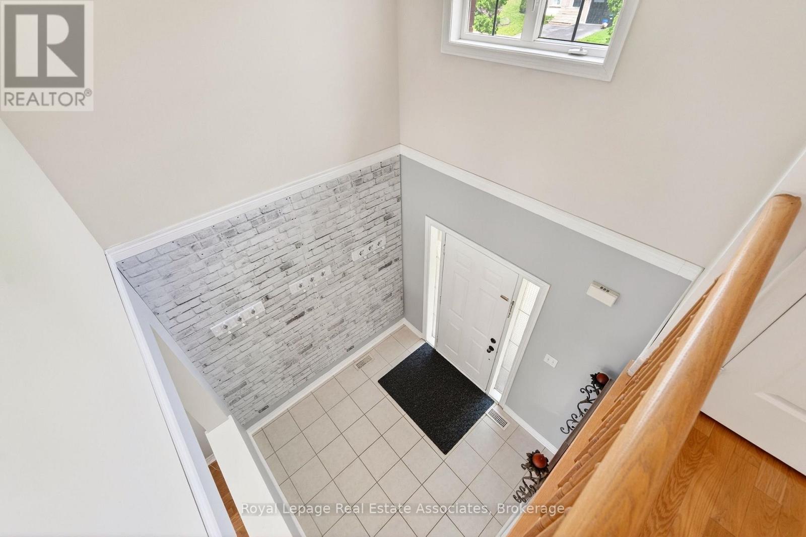34 Bloom Crescent, Barrie, ON