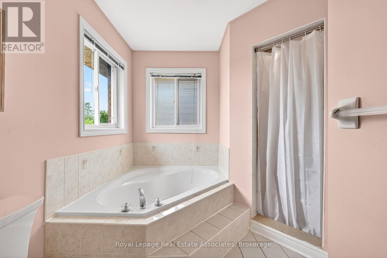 34 Bloom Crescent, Barrie, ON
