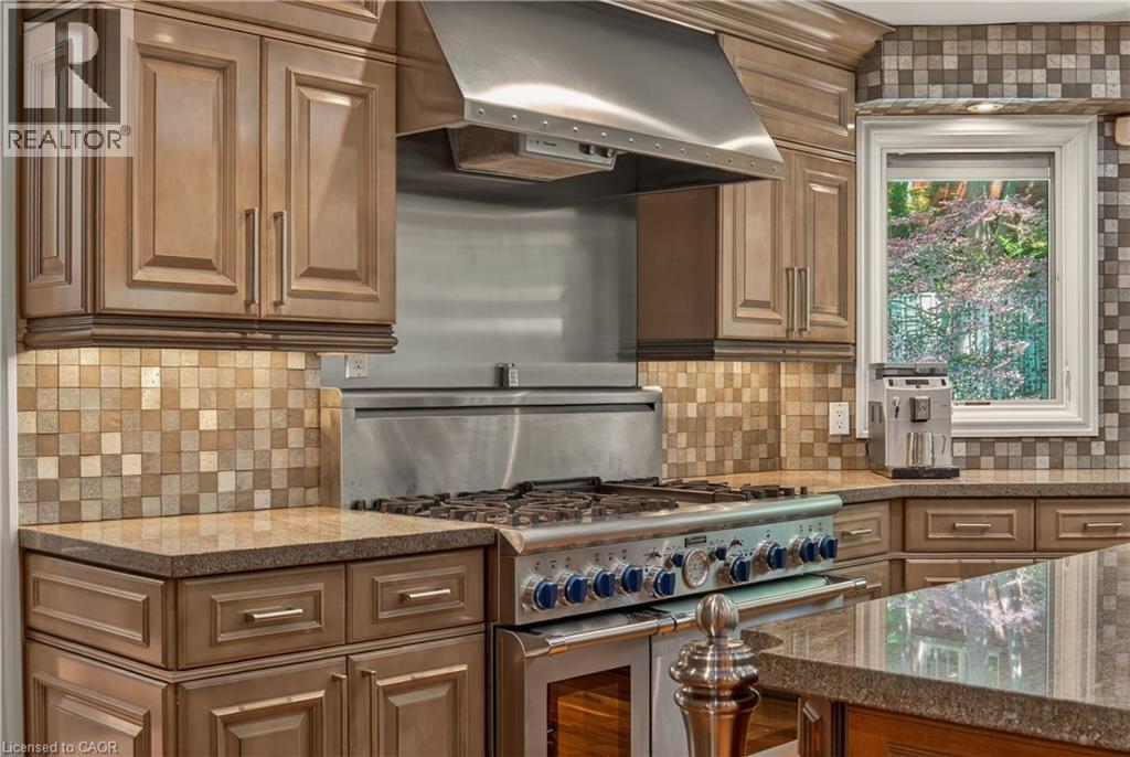 23 Lantern Lane, Dundas, ON