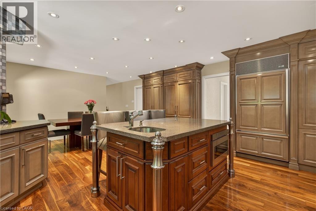 23 Lantern Lane, Dundas, ON