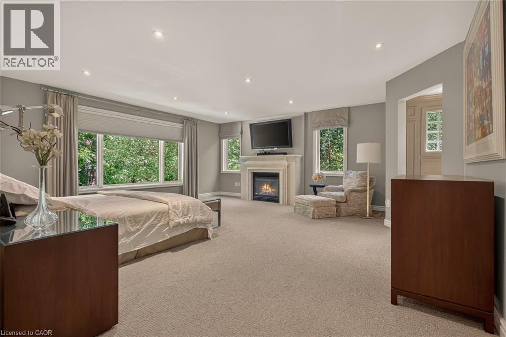 23 Lantern Lane, Dundas, ON