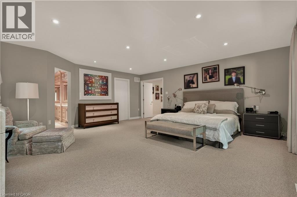 23 Lantern Lane, Dundas, ON