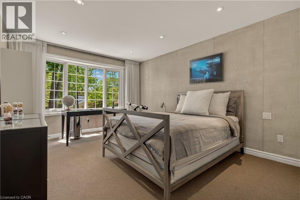 23 Lantern Lane, Dundas, ON