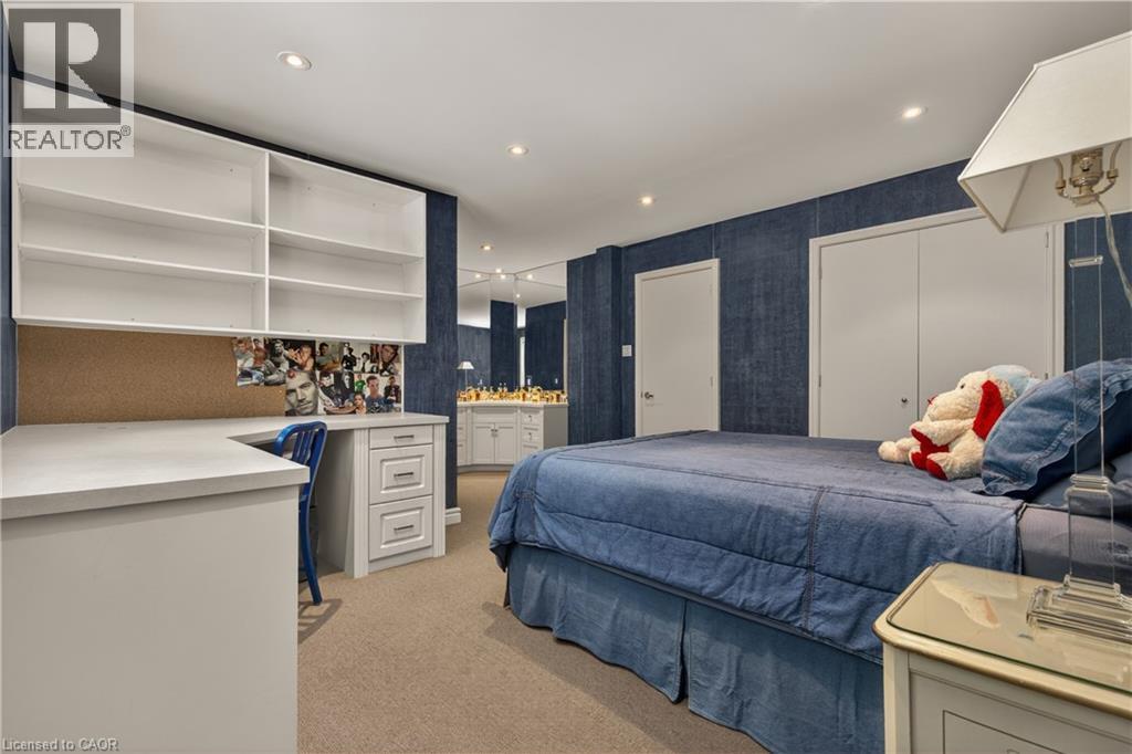 23 Lantern Lane, Dundas, ON