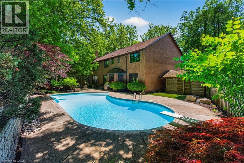 23 Lantern Lane, Dundas, ON
