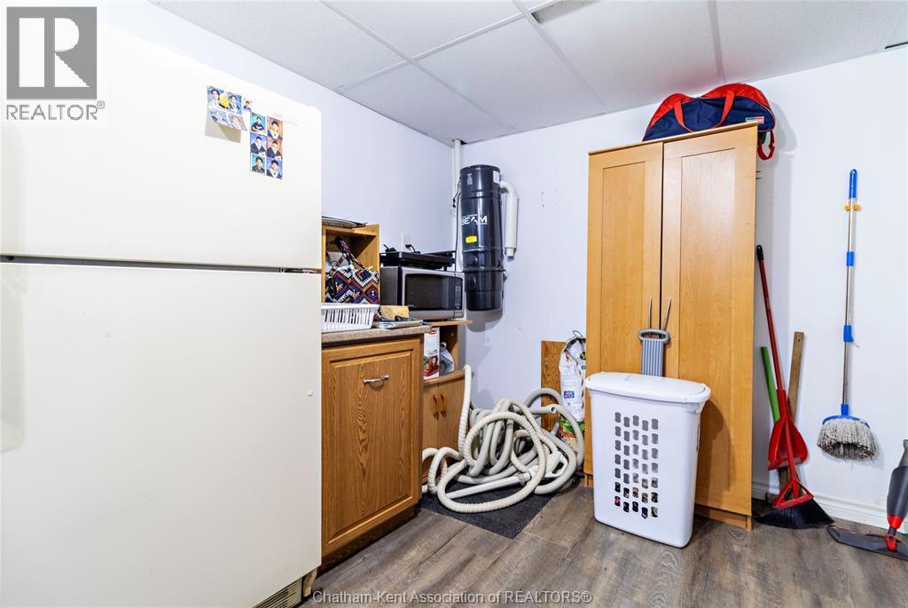 6 Biddell Avenue, Chatham, ON
